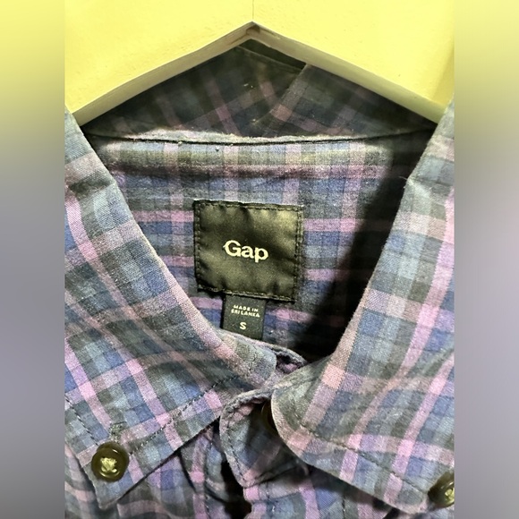 Purple checkered Gap shirt in Small - Picture 3 of 3